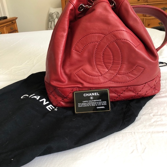 100% Authentic Chanel Bucket Purse - Picture 4 of 8